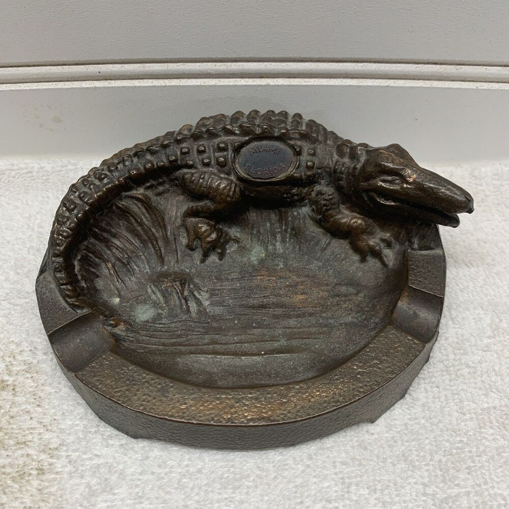 Vintage MCA Cast Metal Alligator Souvenir Ashtray Miami Beach, Florida 1940–1950